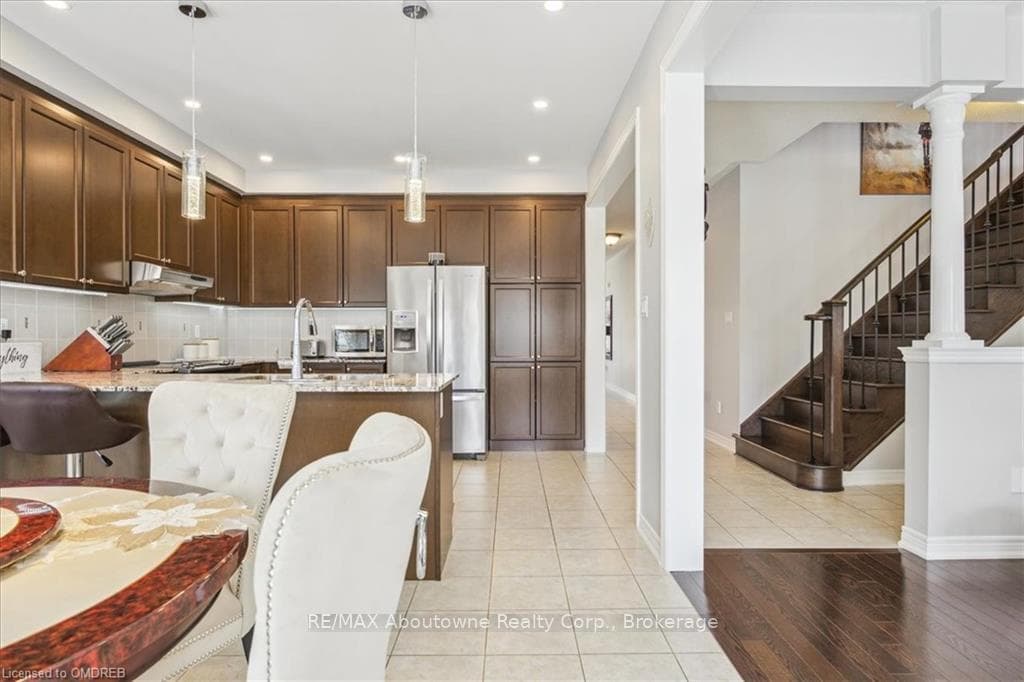 131 LEADERSHIP Drive photo 16