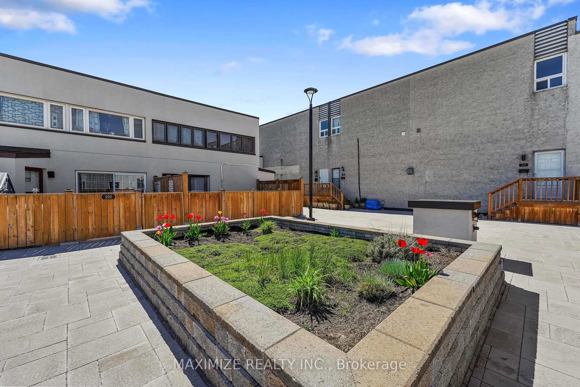 1055 Dundas Street Unit 192 photo 37
