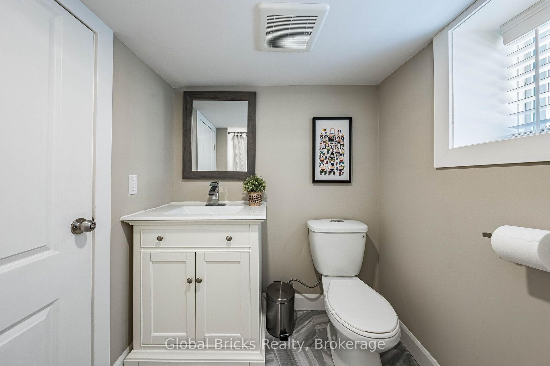 19 Elward Boulevard photo 32