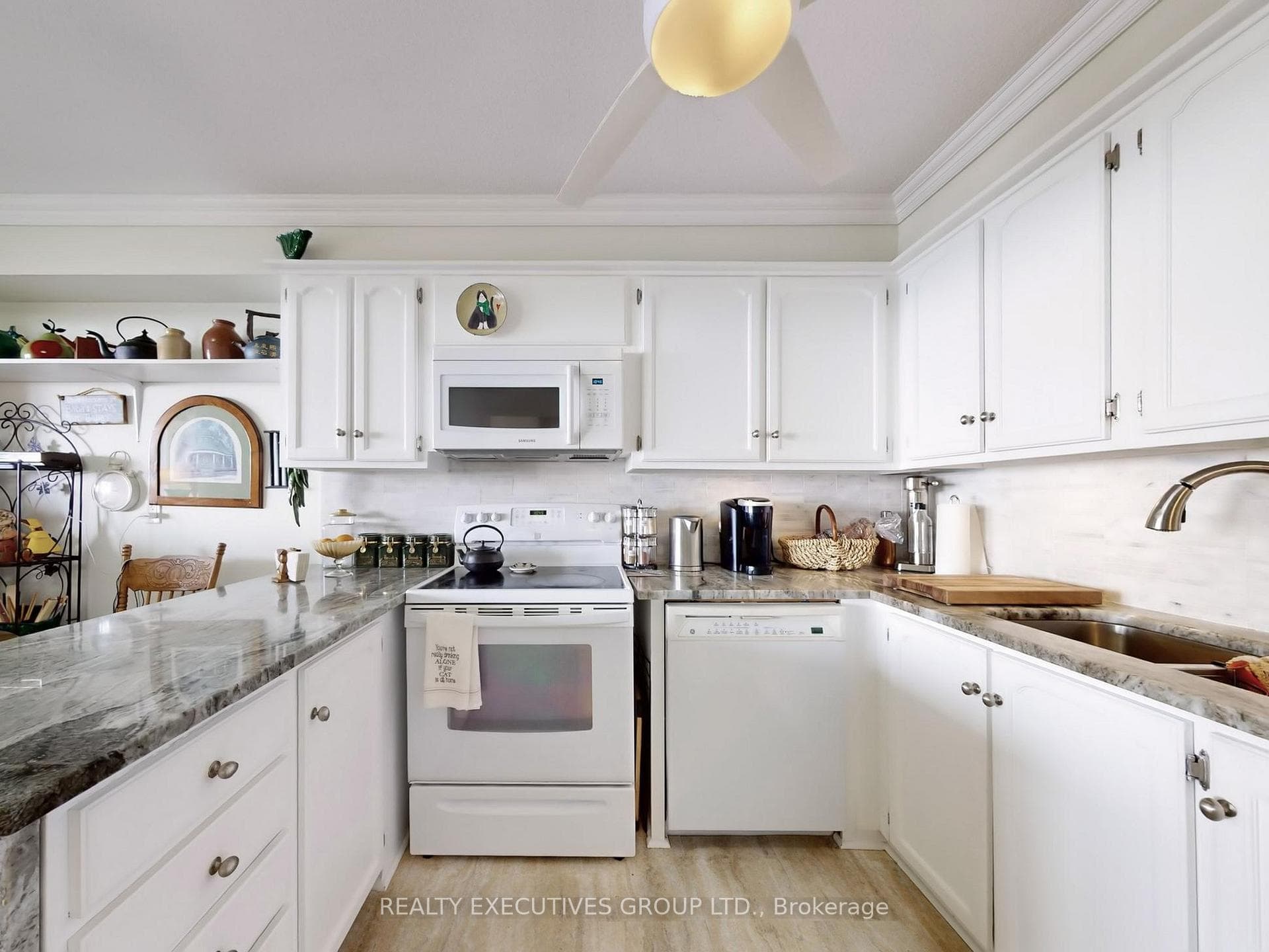 8111 Yonge Street Unit 1701 photo 21