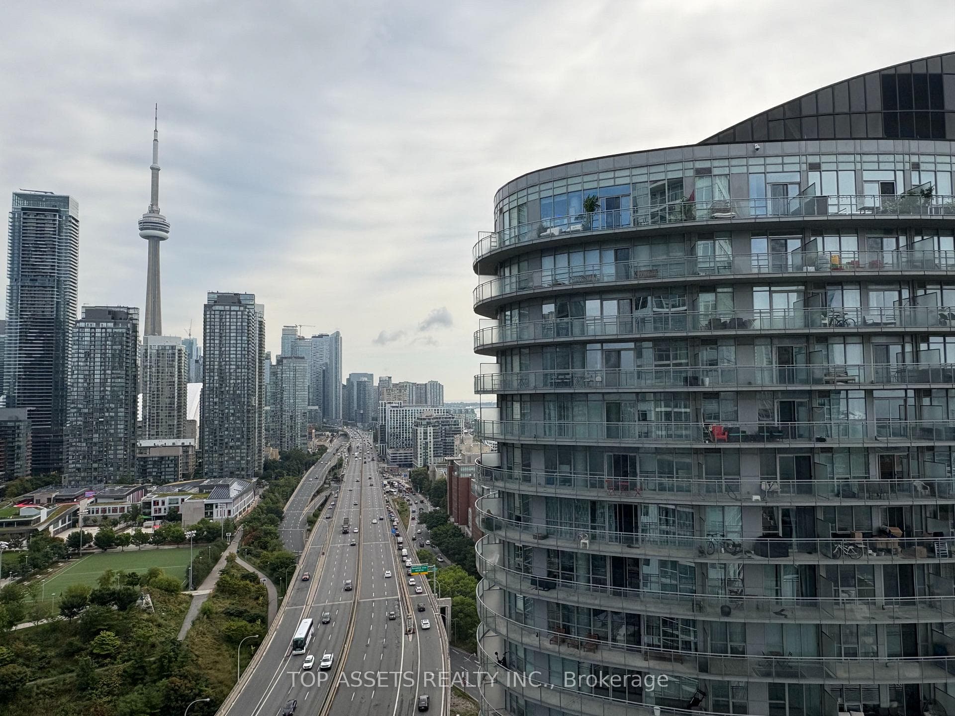 17 Bathurst Street Unit 2811 photo 8