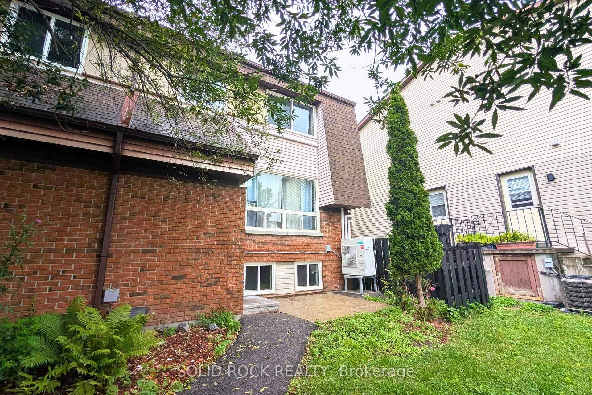 29 Woodvale Green Drive Unit B photo 1