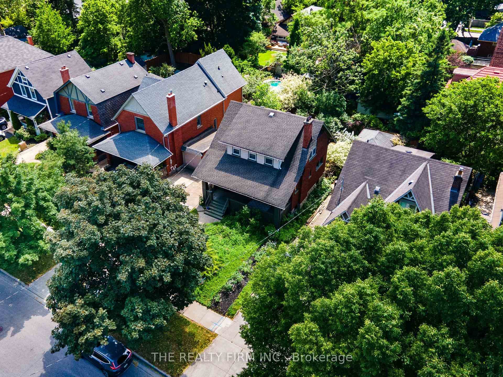 925 Maitland Street photo 47