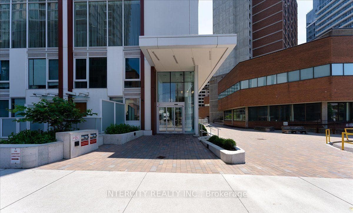33 Helendale Avenue Unit 2407 photo 2