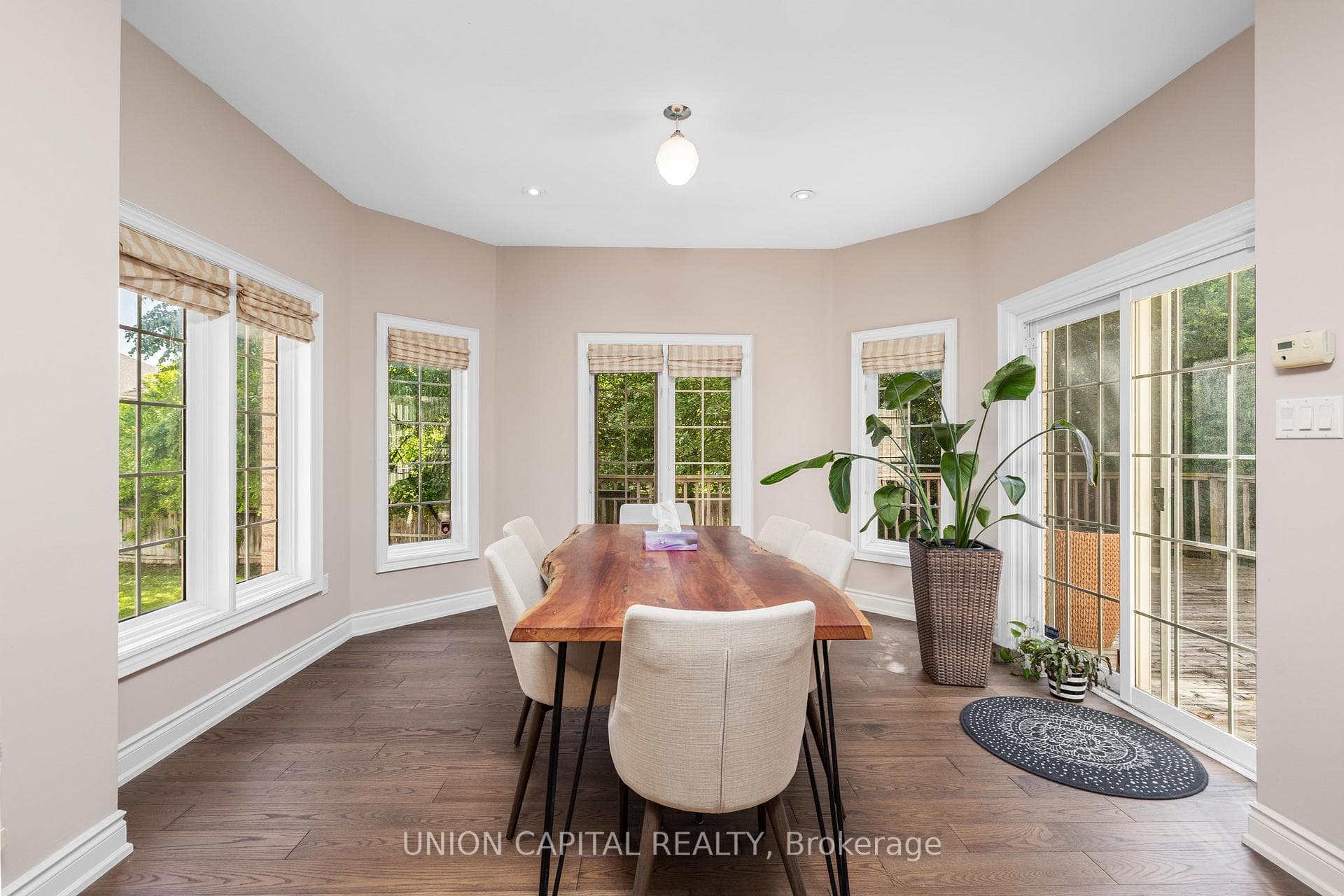 75 Langtry Place photo 12