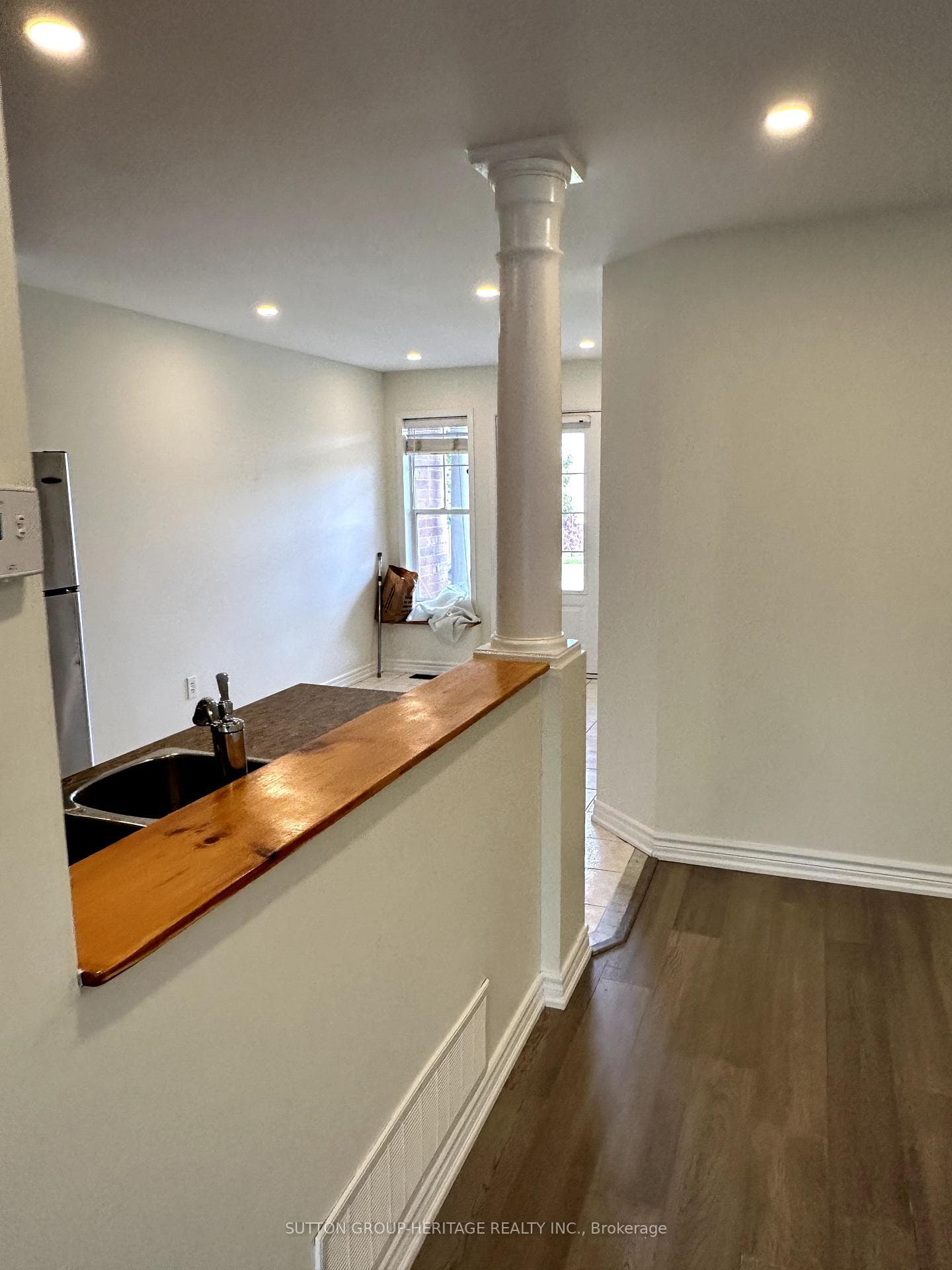 5535 Lawrence Avenue photo 6