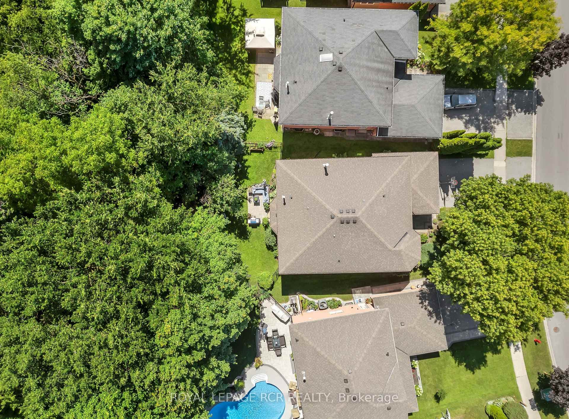 726 Leslie Valley Drive photo 7