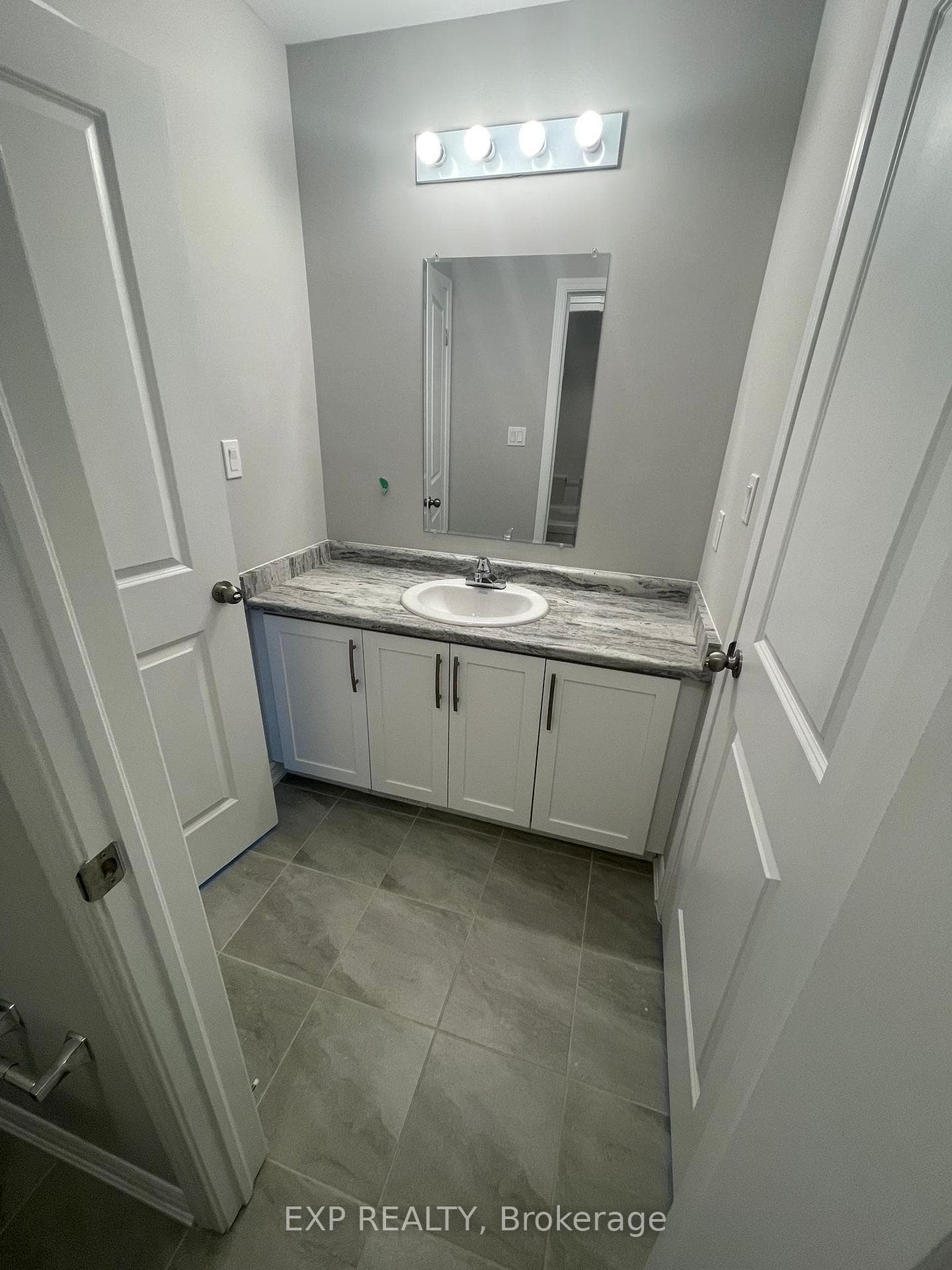 212 Pilkington Street photo 10