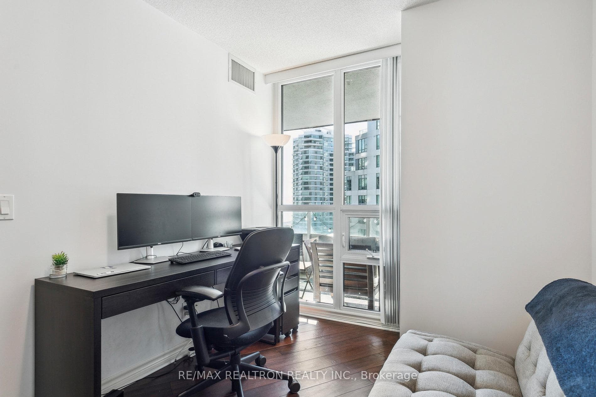 19 Grand Trunk Crescent Unit 1215 photo 19