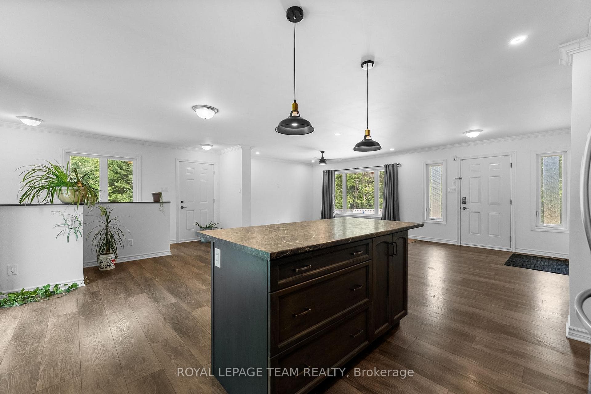 405 Calvin Road photo 10