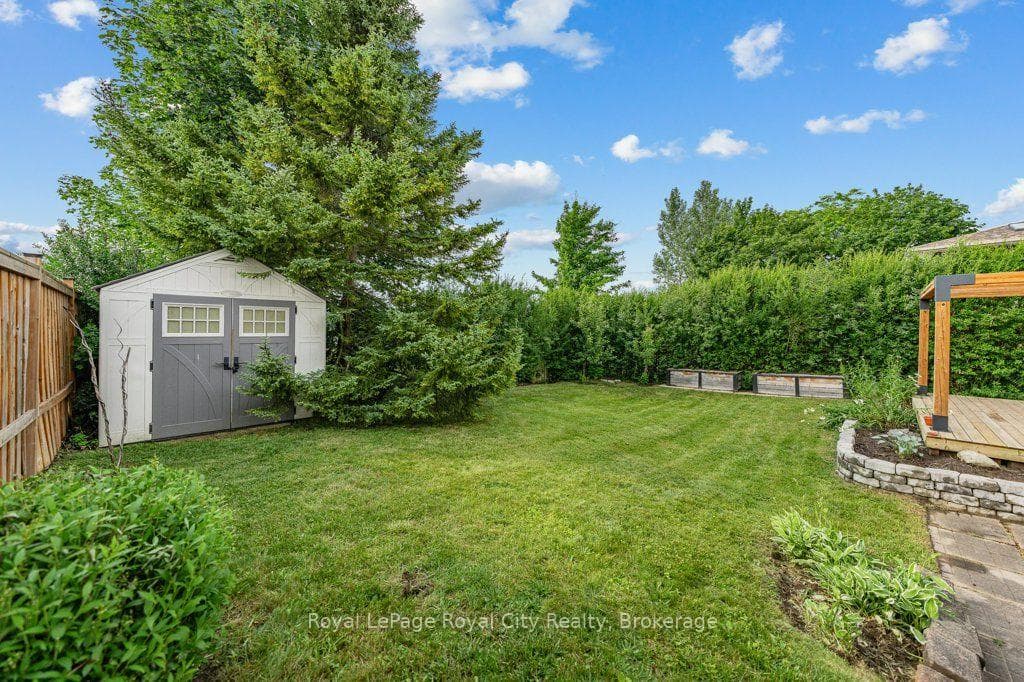 18 Springdale Boulevard photo 41