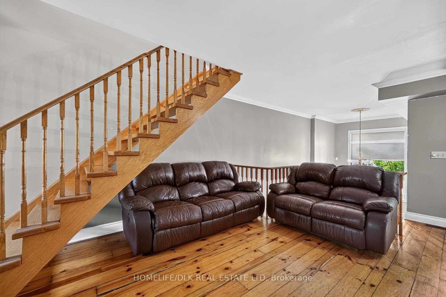 98 William Street photo 5