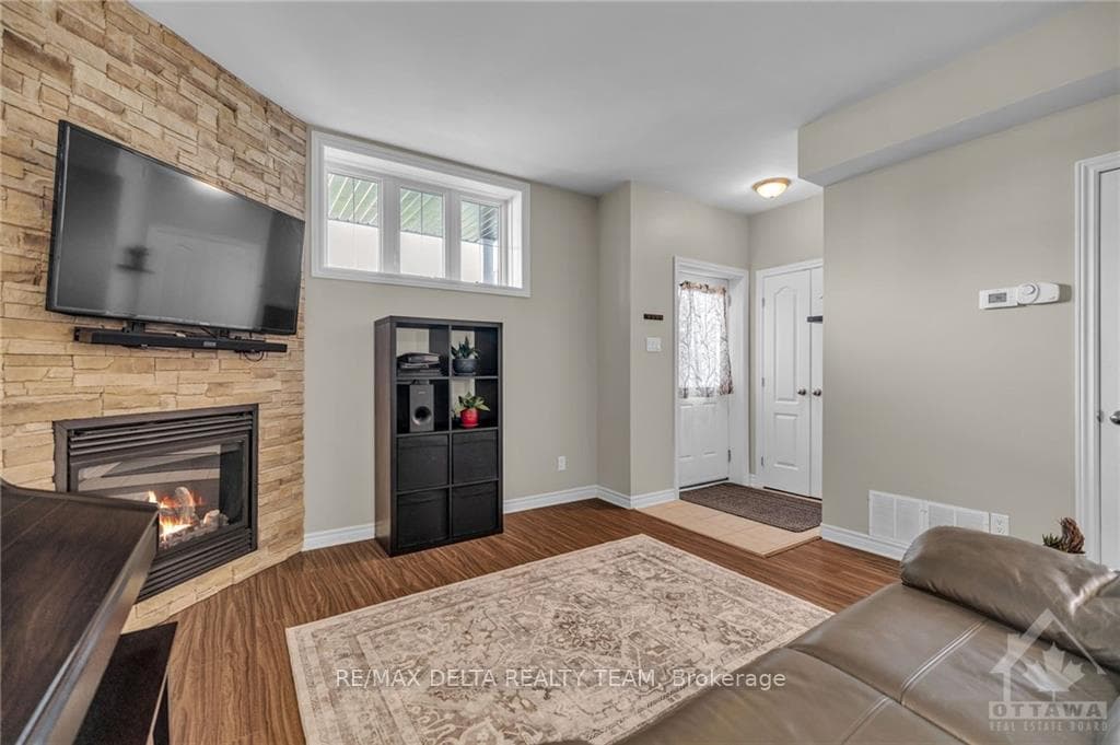 187 BOURDEAU Boulevard Unit 1 photo 3