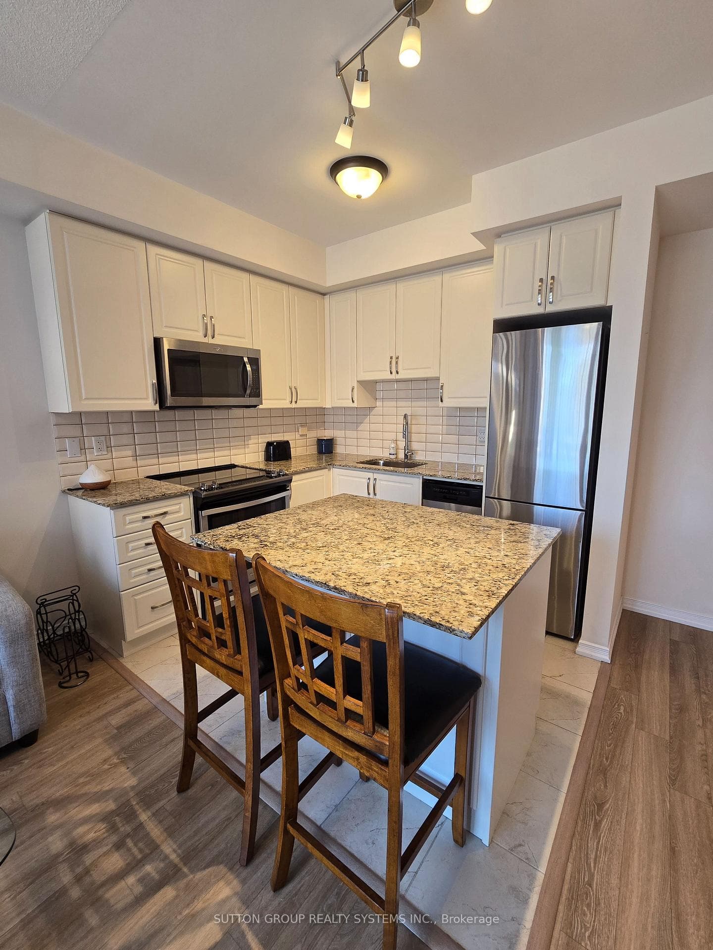 34 Fieldway Road Unit 126 photo 4