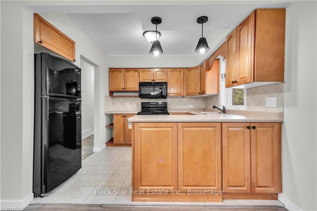 36 FERRARA Street Unit A photo 5