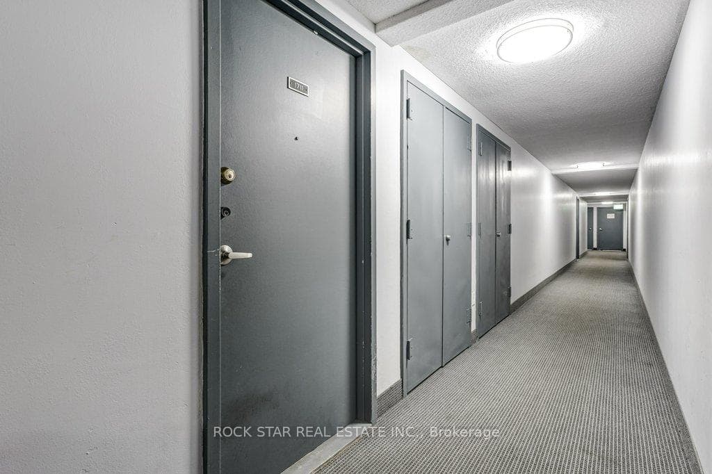 10 Sunny Glenway Unit 1711 photo 4
