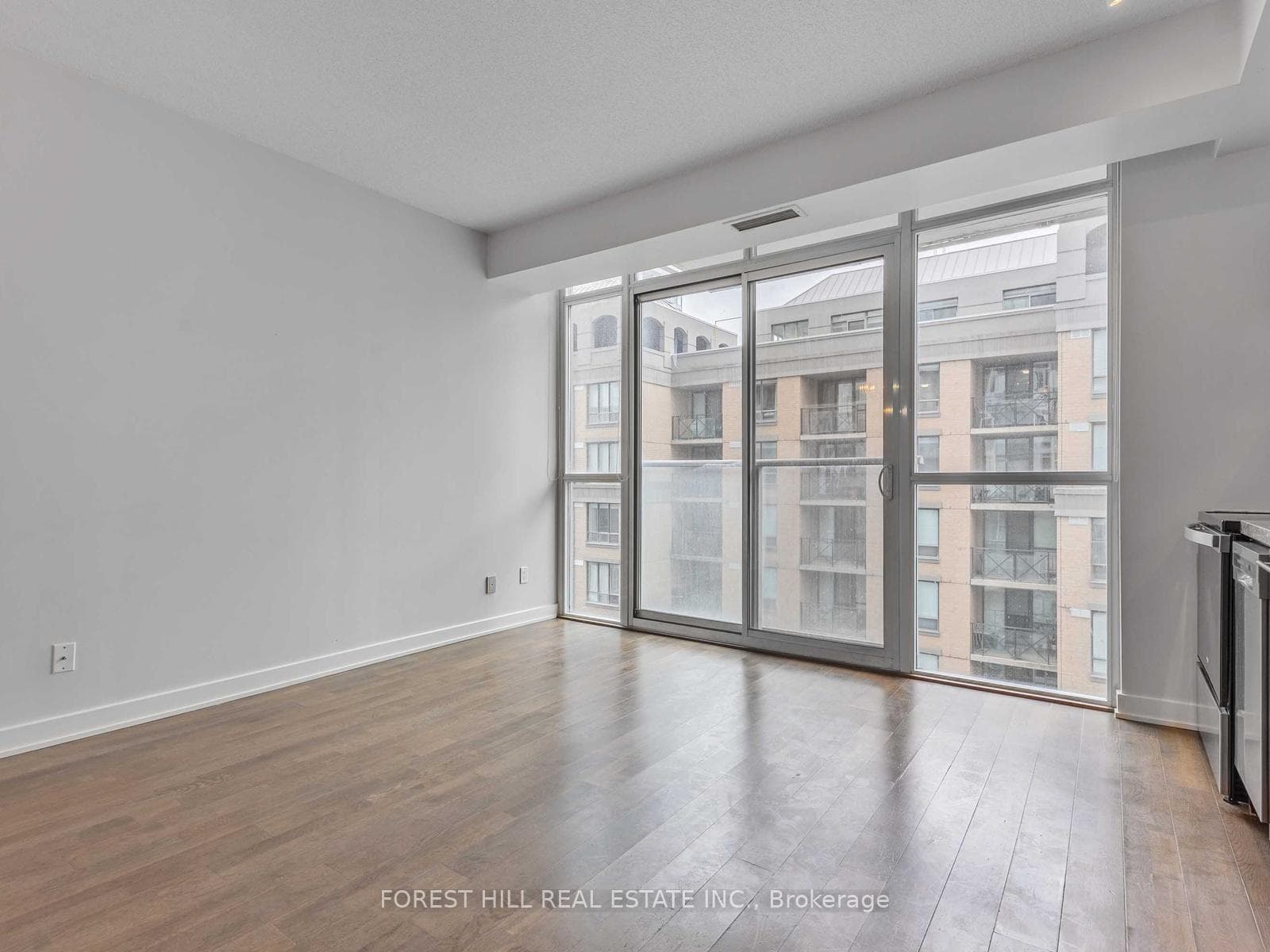 126 Simcoe Street Unit 1407 photo 7