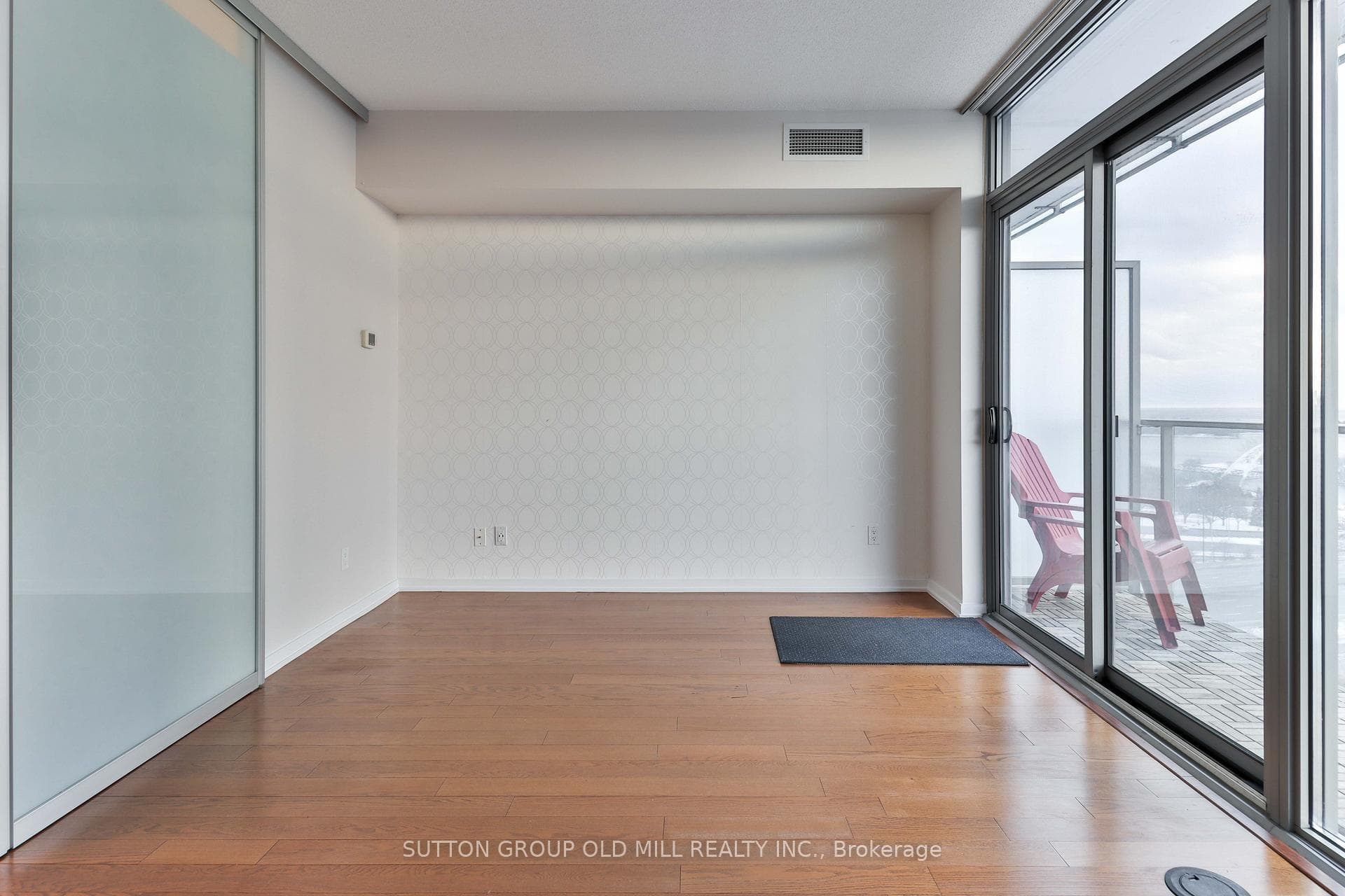 103 The Queensway N/A Unit 1310 photo 7
