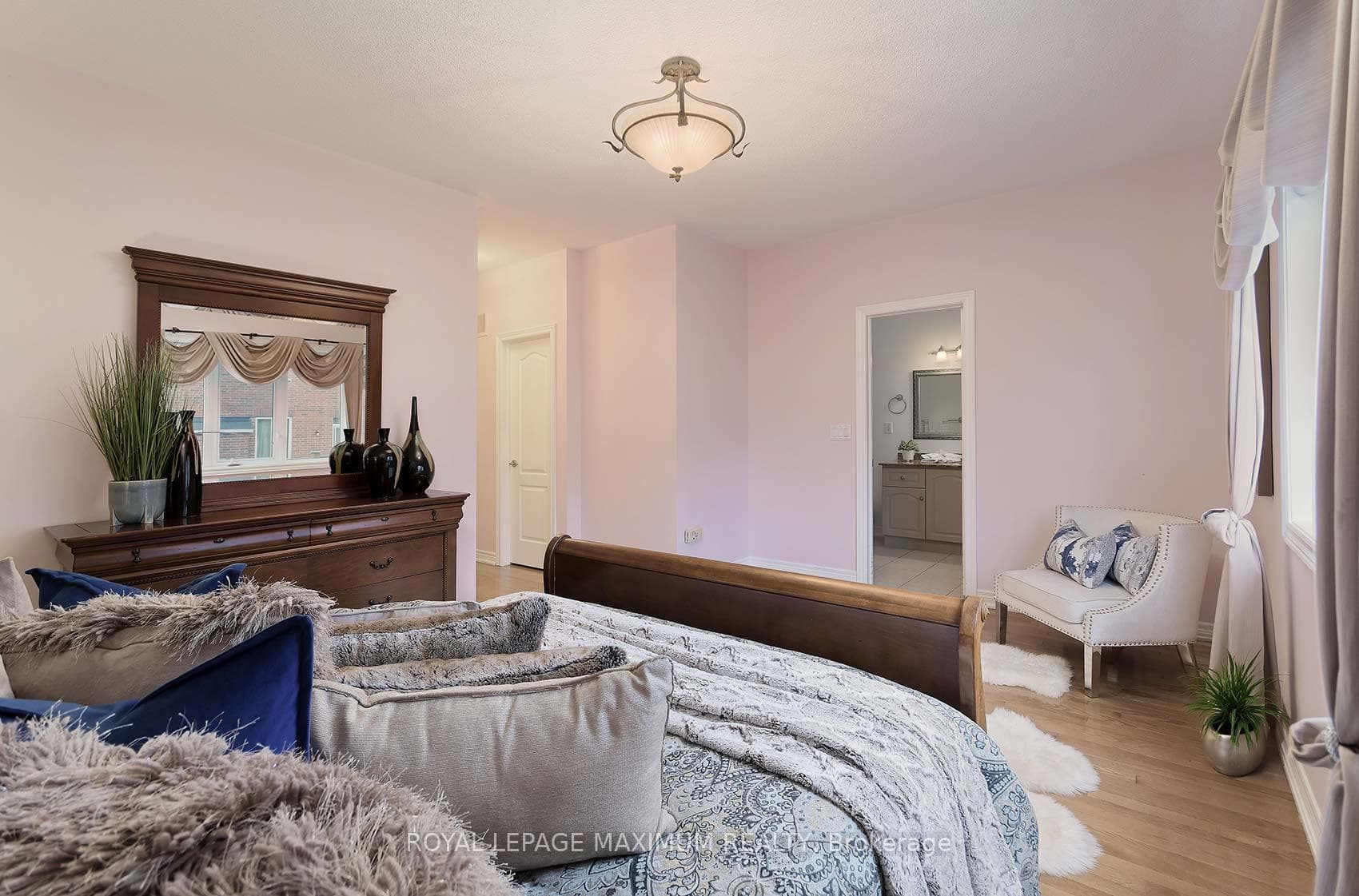 212 Ivy Glen Drive photo 17