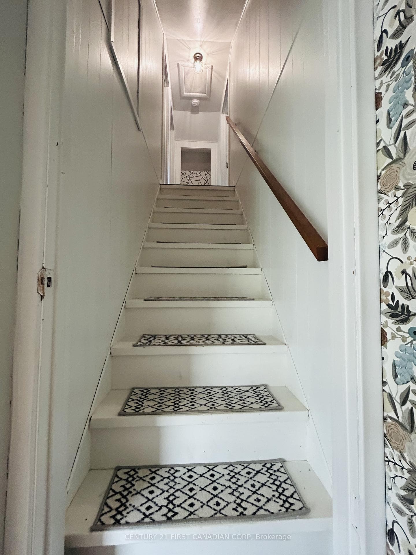 121 WELLINGTON Street photo 19