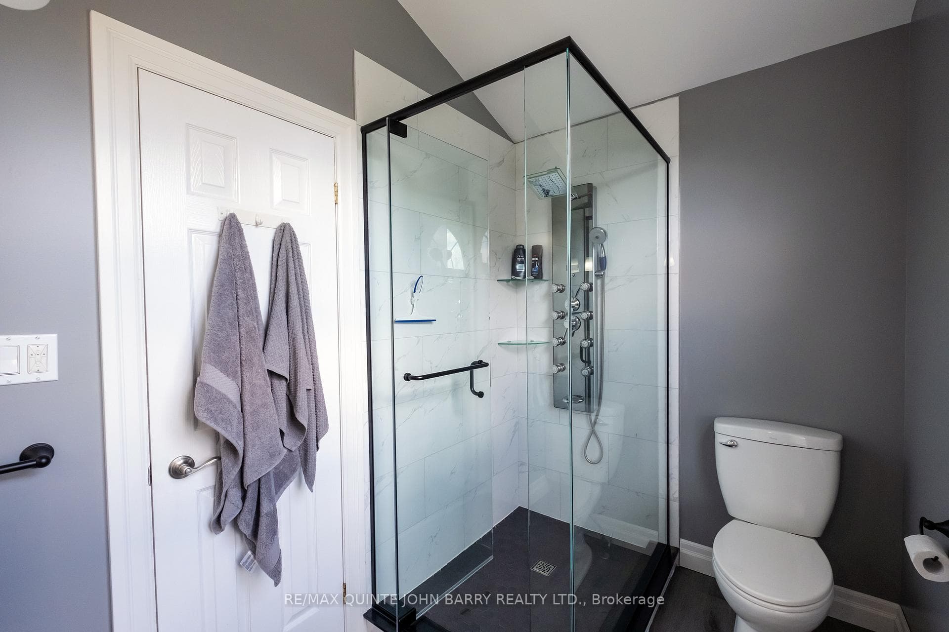 2 Fraserglen Court photo 24