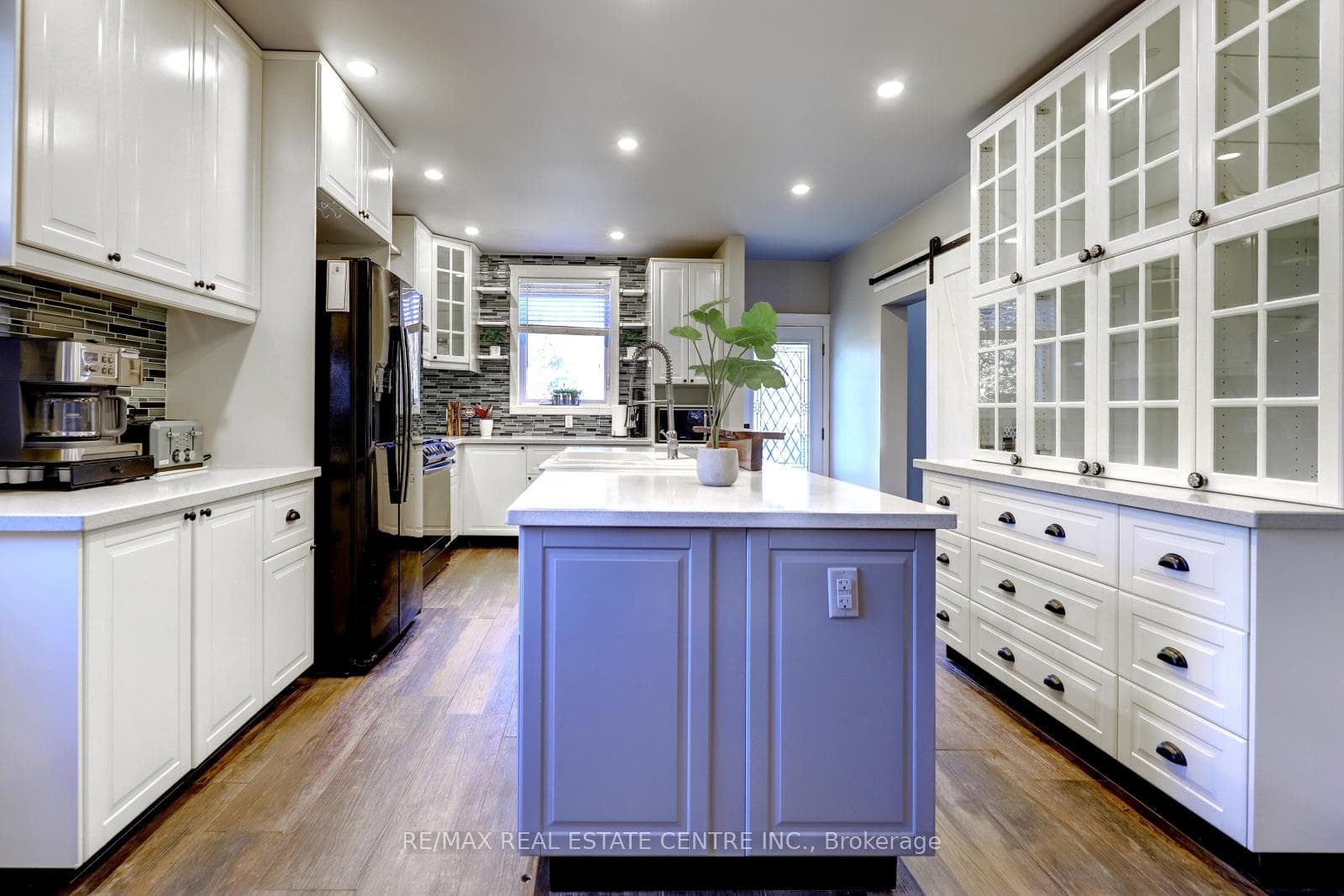 20 VICTORIA Avenue photo 9