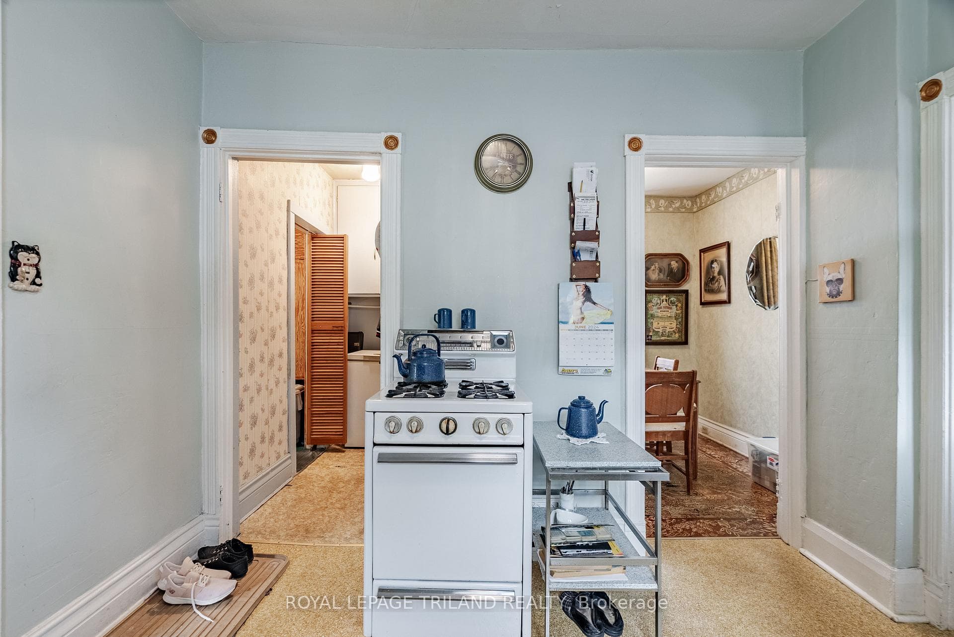 392 Manitoba Street photo 15