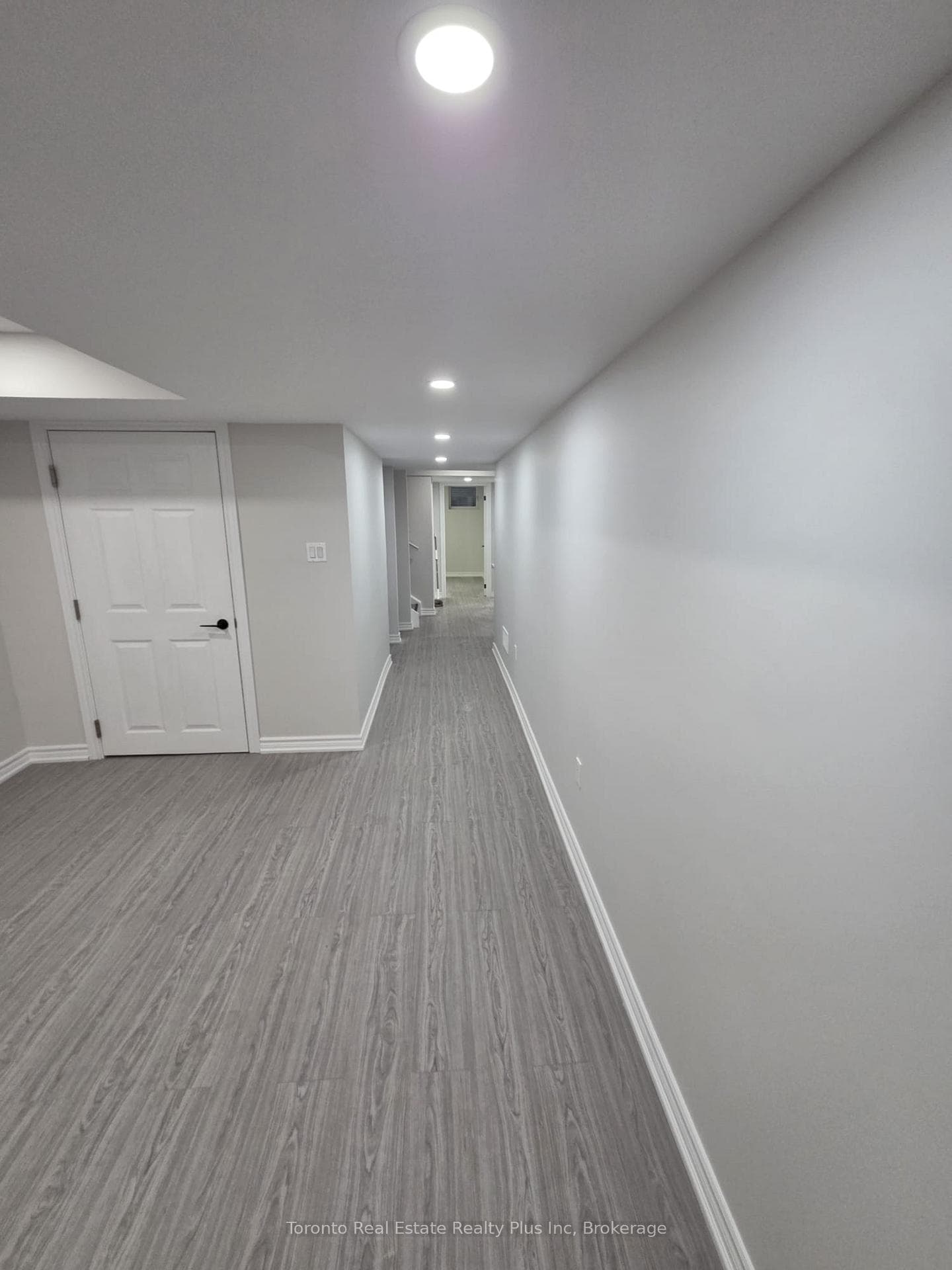 1476 Melville bonus Crescent photo 9