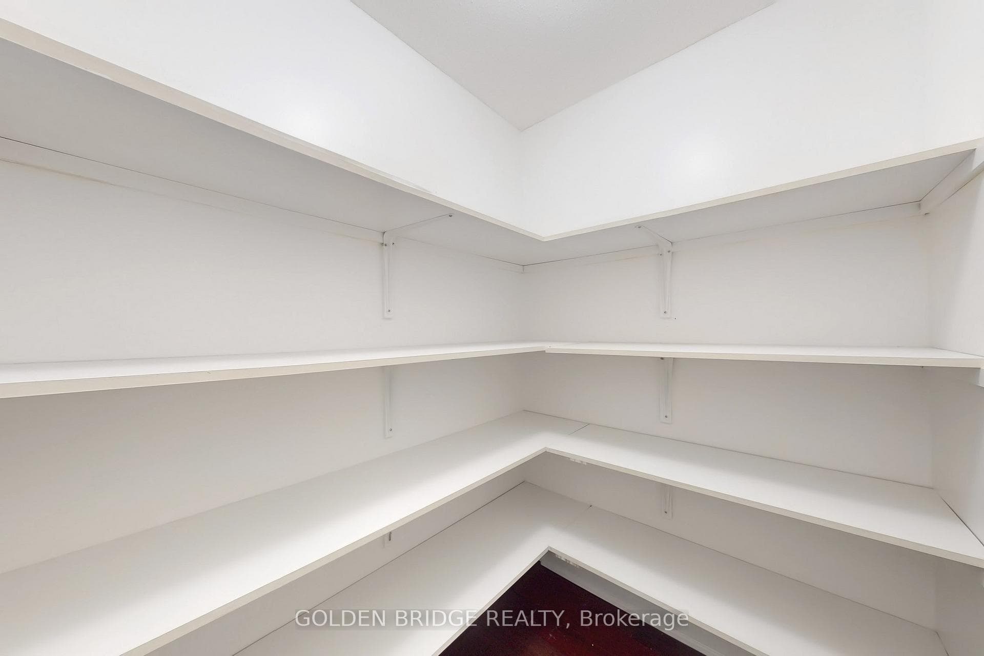 158 Worthington Avenue photo 33