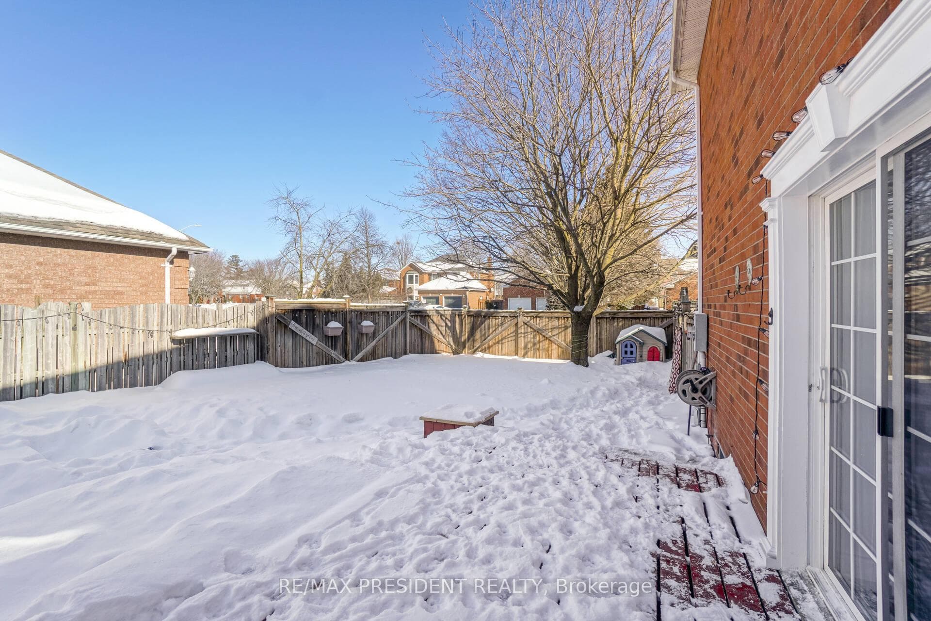 2 White Cliffe Drive photo 37