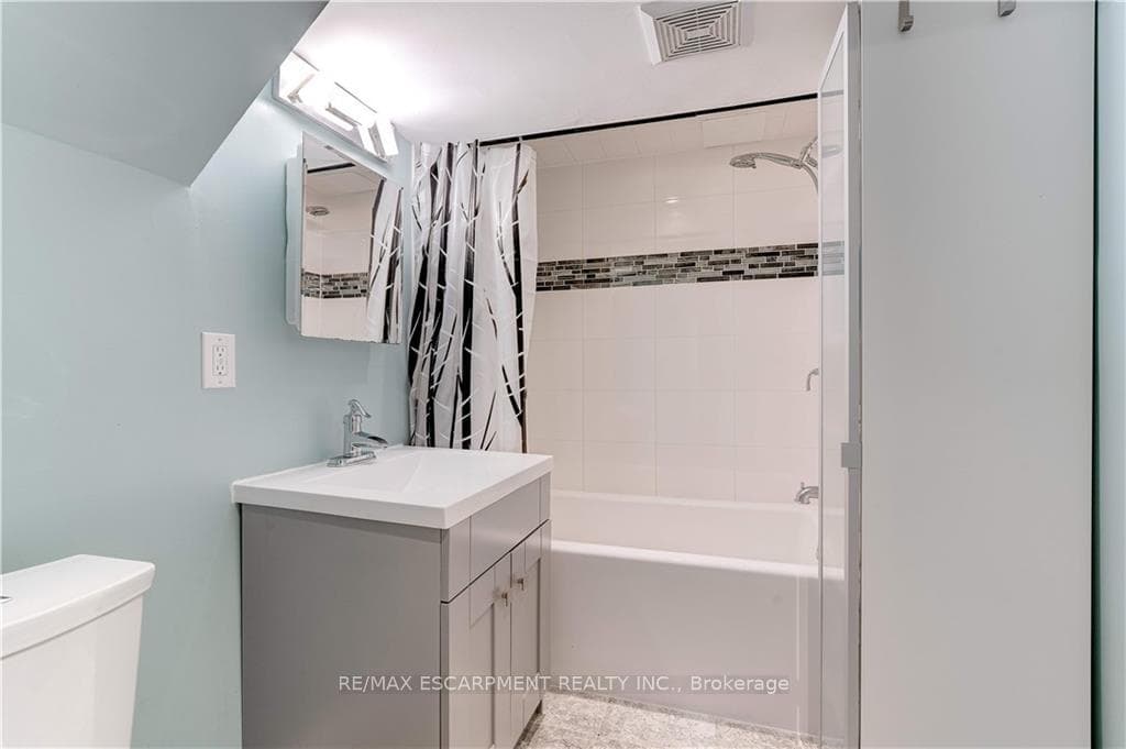1311 Consort Crescent photo 35
