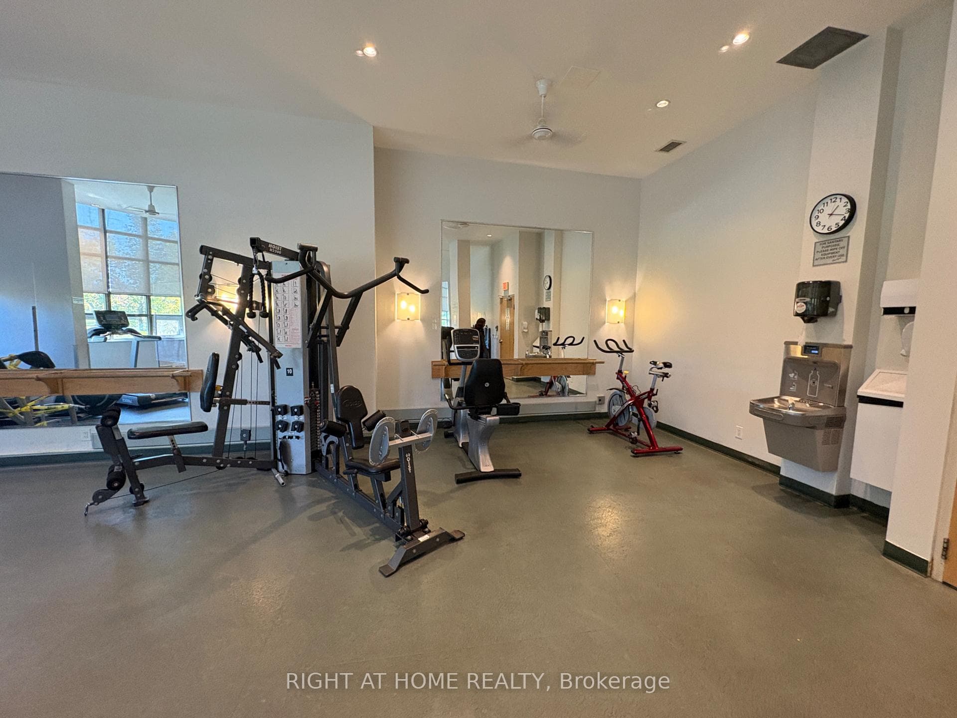 503 Beecroft Road Unit 605 photo 23