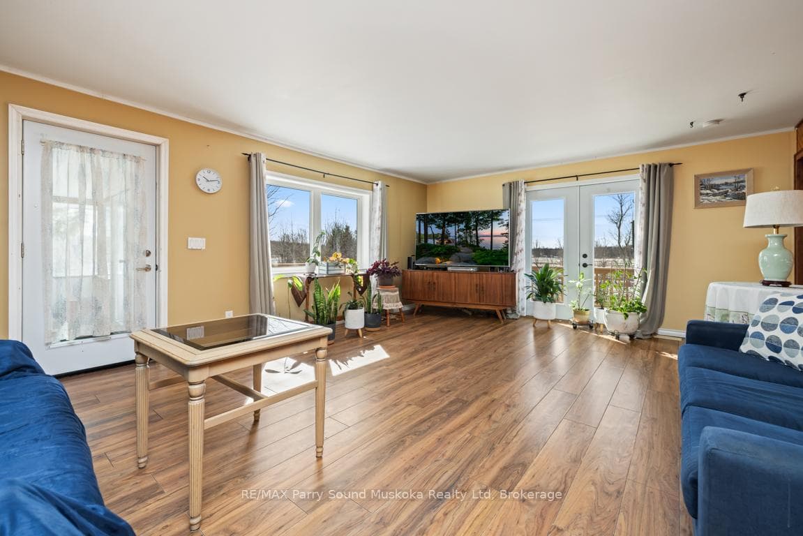 Living room w walkouts, Lake views