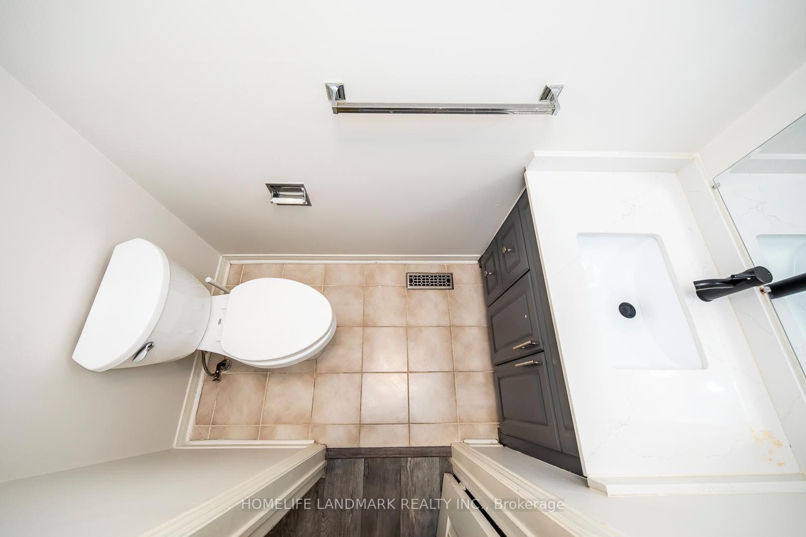 5492 Haddon Hall Road photo 18
