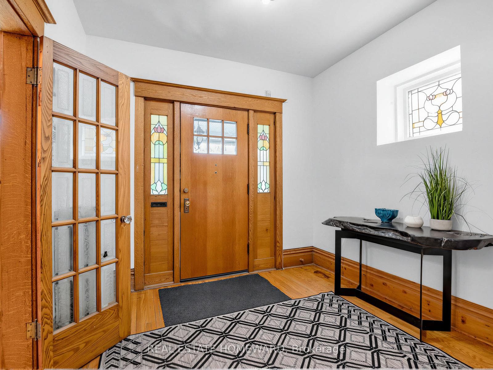 46 Westmount Avenue photo 3