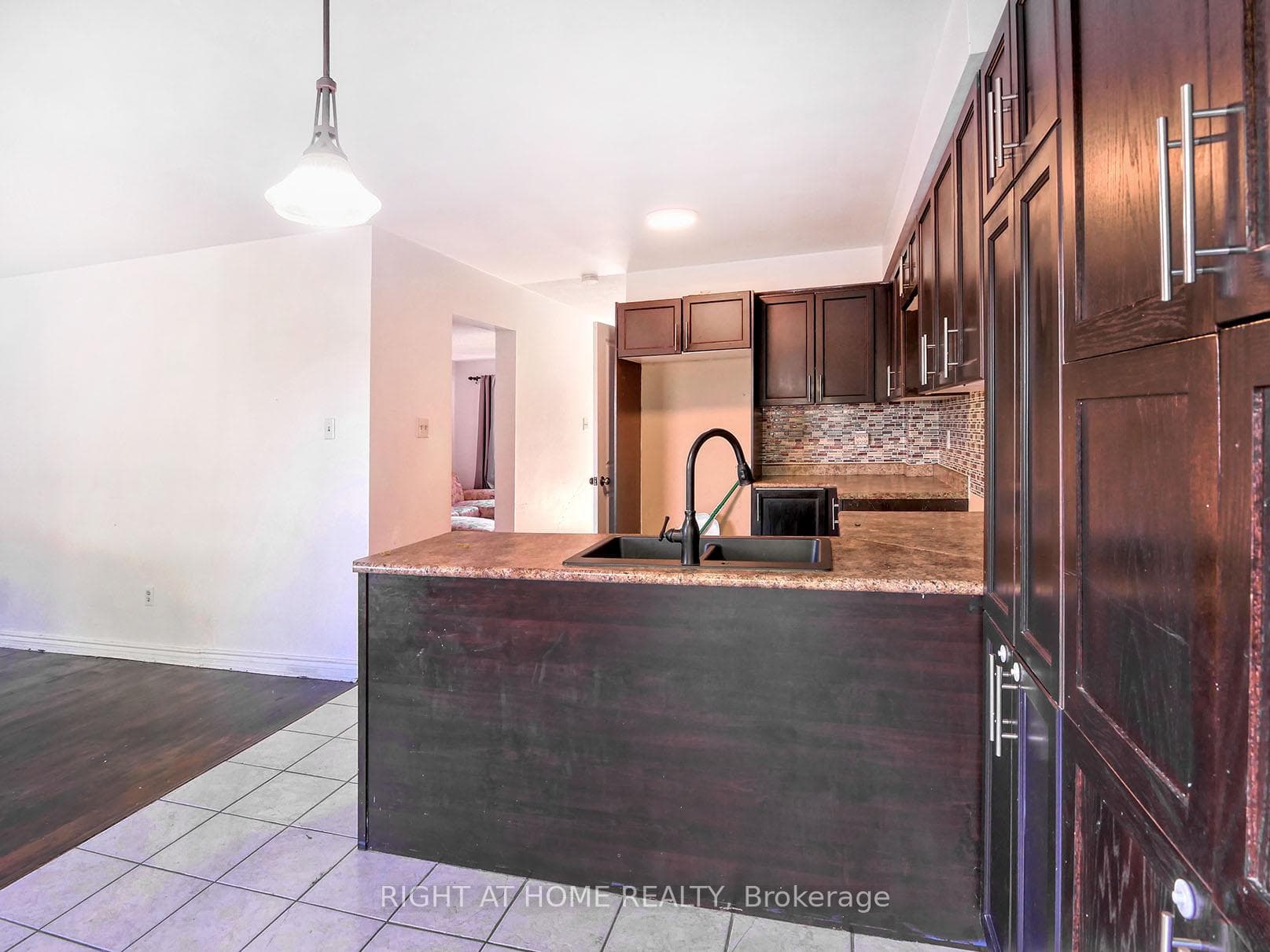 8 REED Drive photo 6