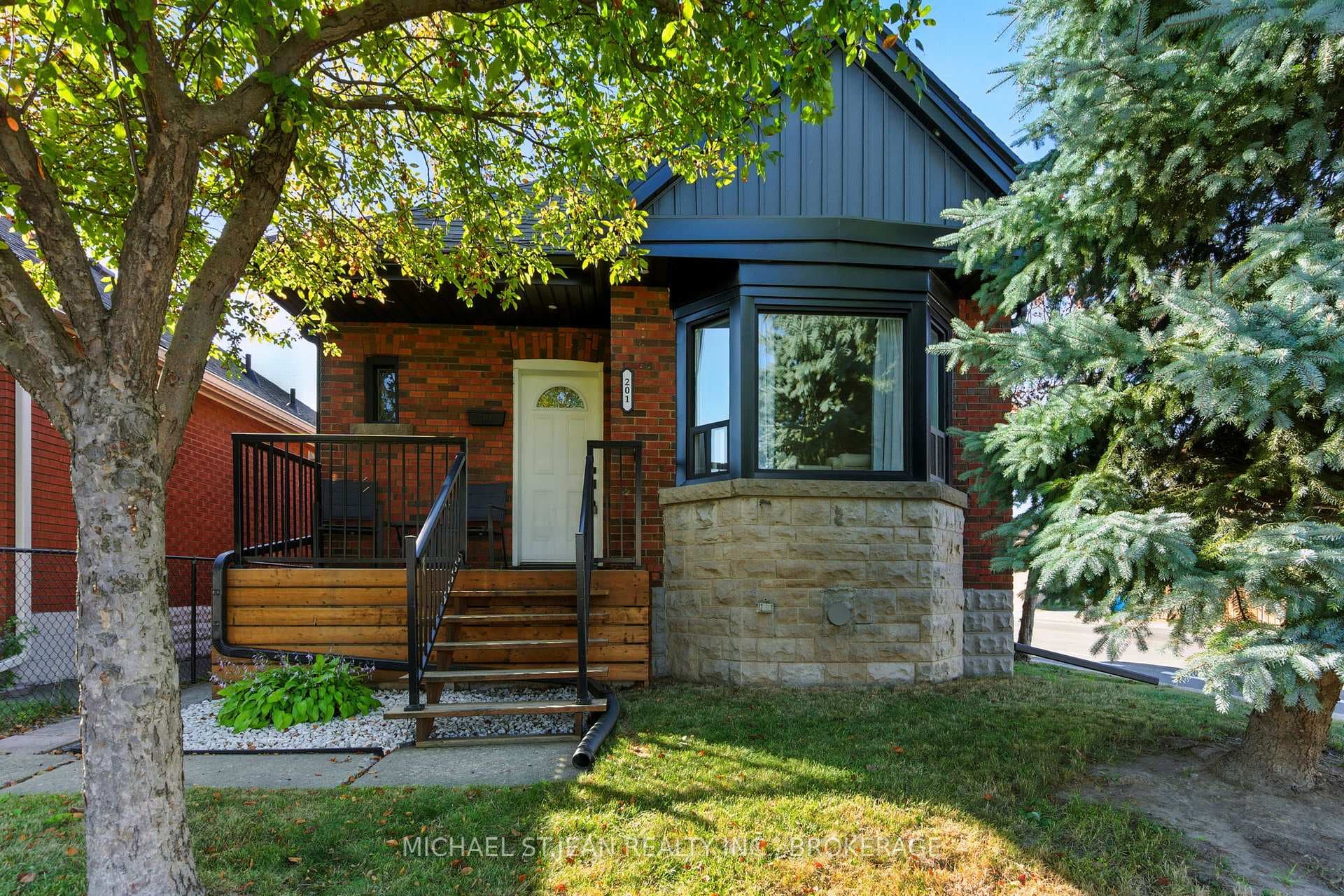201 Fairfield Avenue photo 2