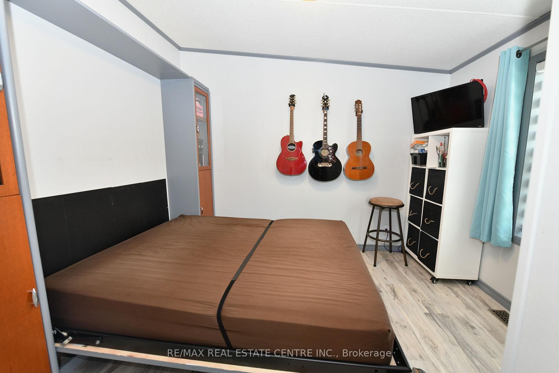 1429 SHEFFIELD Road photo 11
