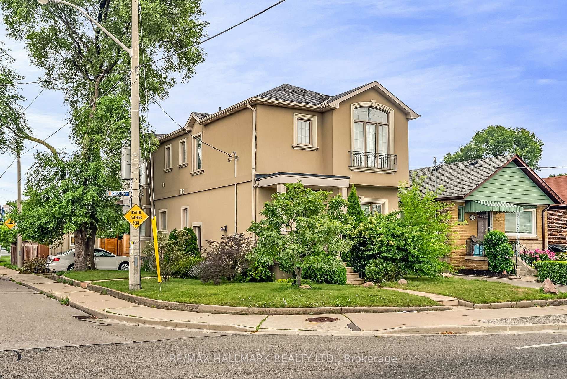 450 Cosburn Avenue photo 1