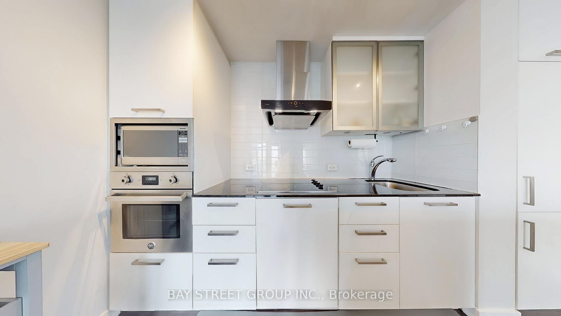 14 York Street Unit 5903 photo 12
