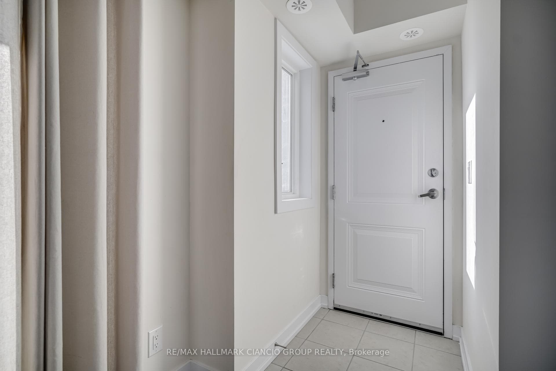11 Dunsheath Way Unit 1218 photo 3