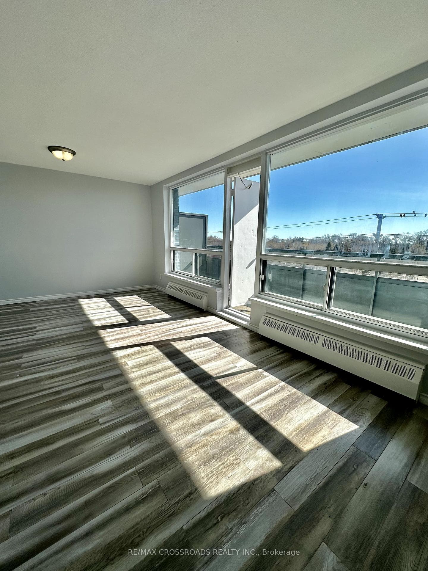 363 Lakeshore Road Unit 606 photo 3