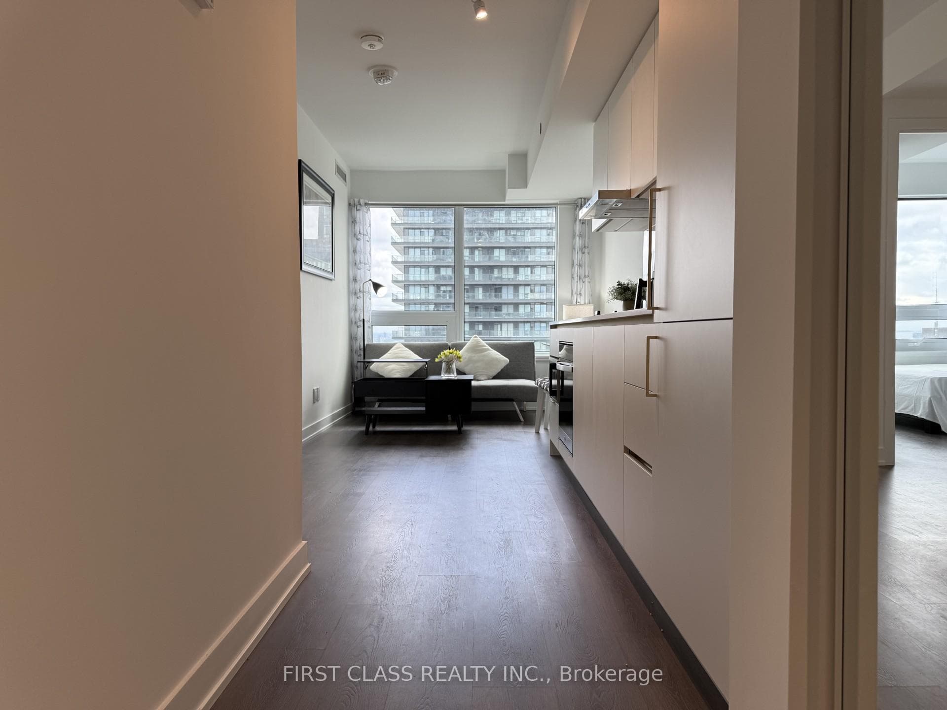 8 Wellesley Street Unit 4101 photo 2