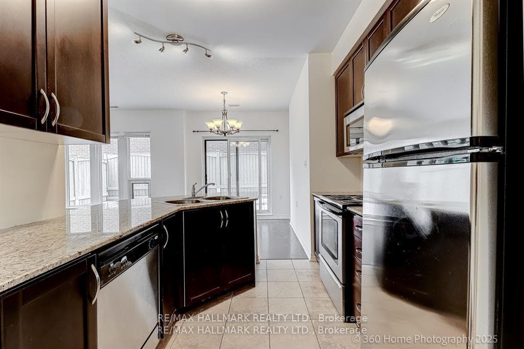 872 Sheppard Avenue Unit 105 photo 4
