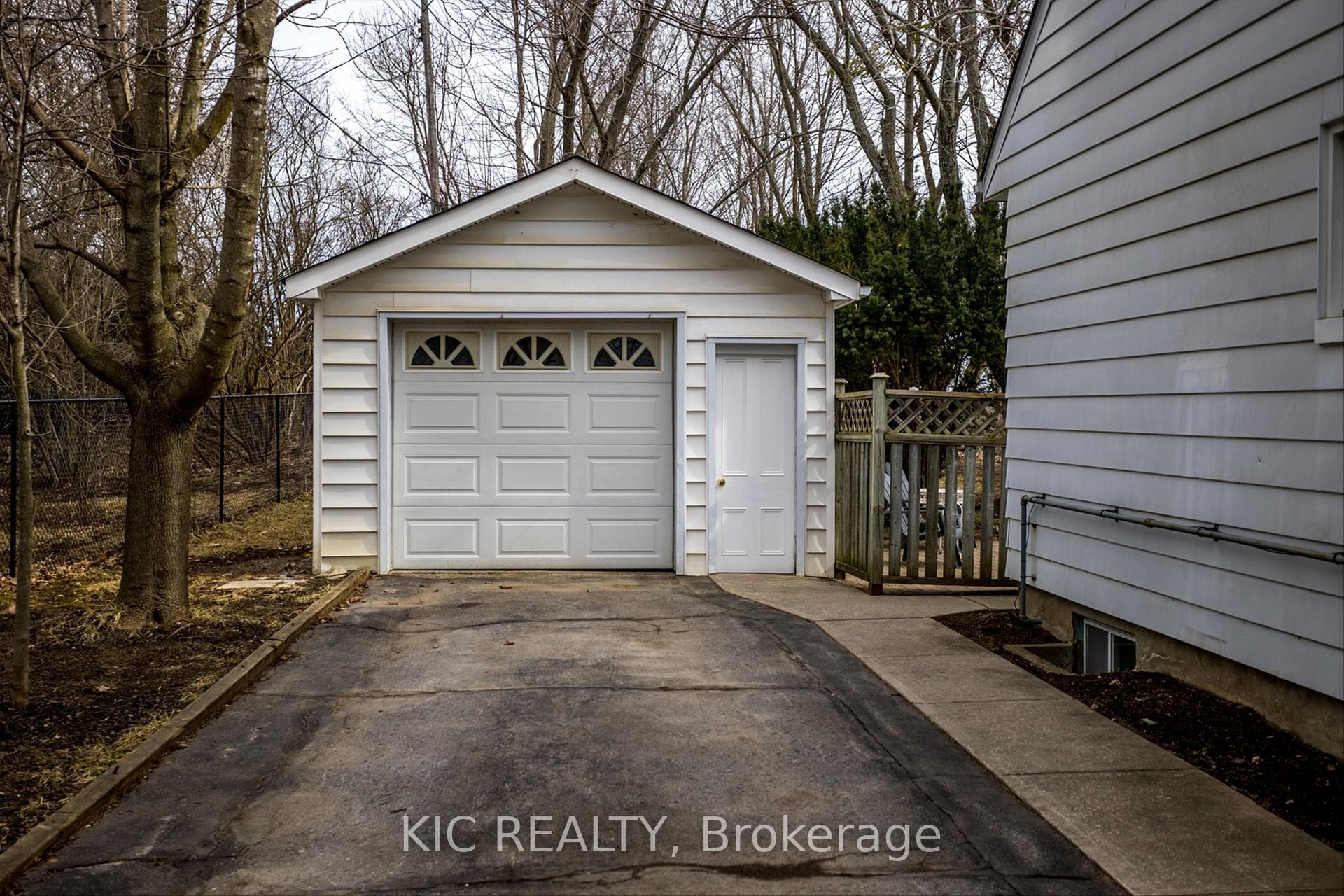 20 Mcnab Avenue photo 14