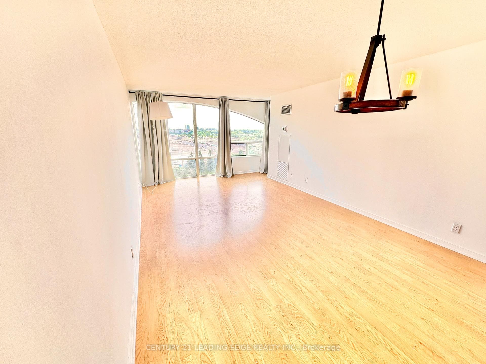 1665 Pickering Parkway Unit 815 photo 7