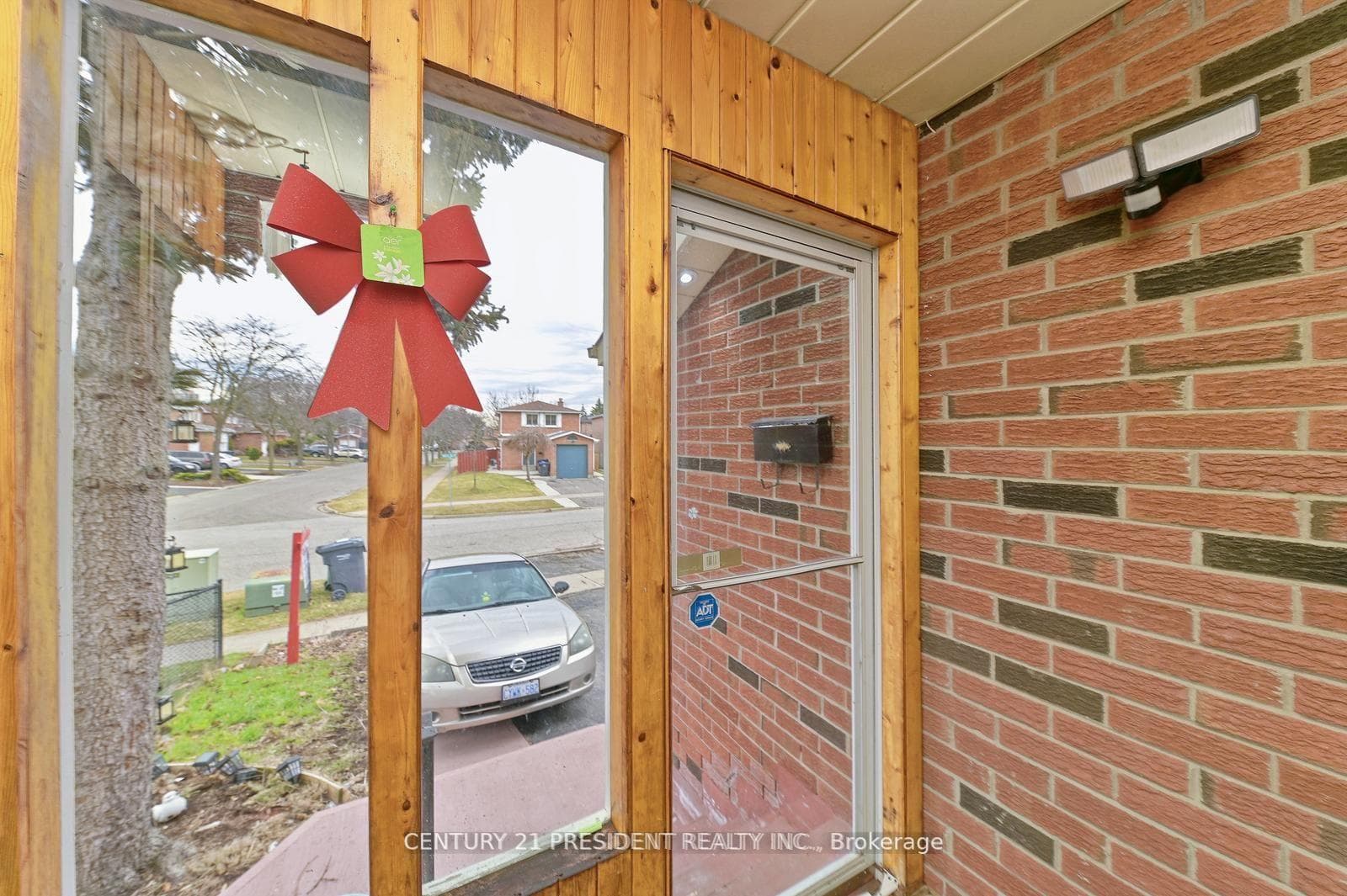58 Bach Boulevard photo 2