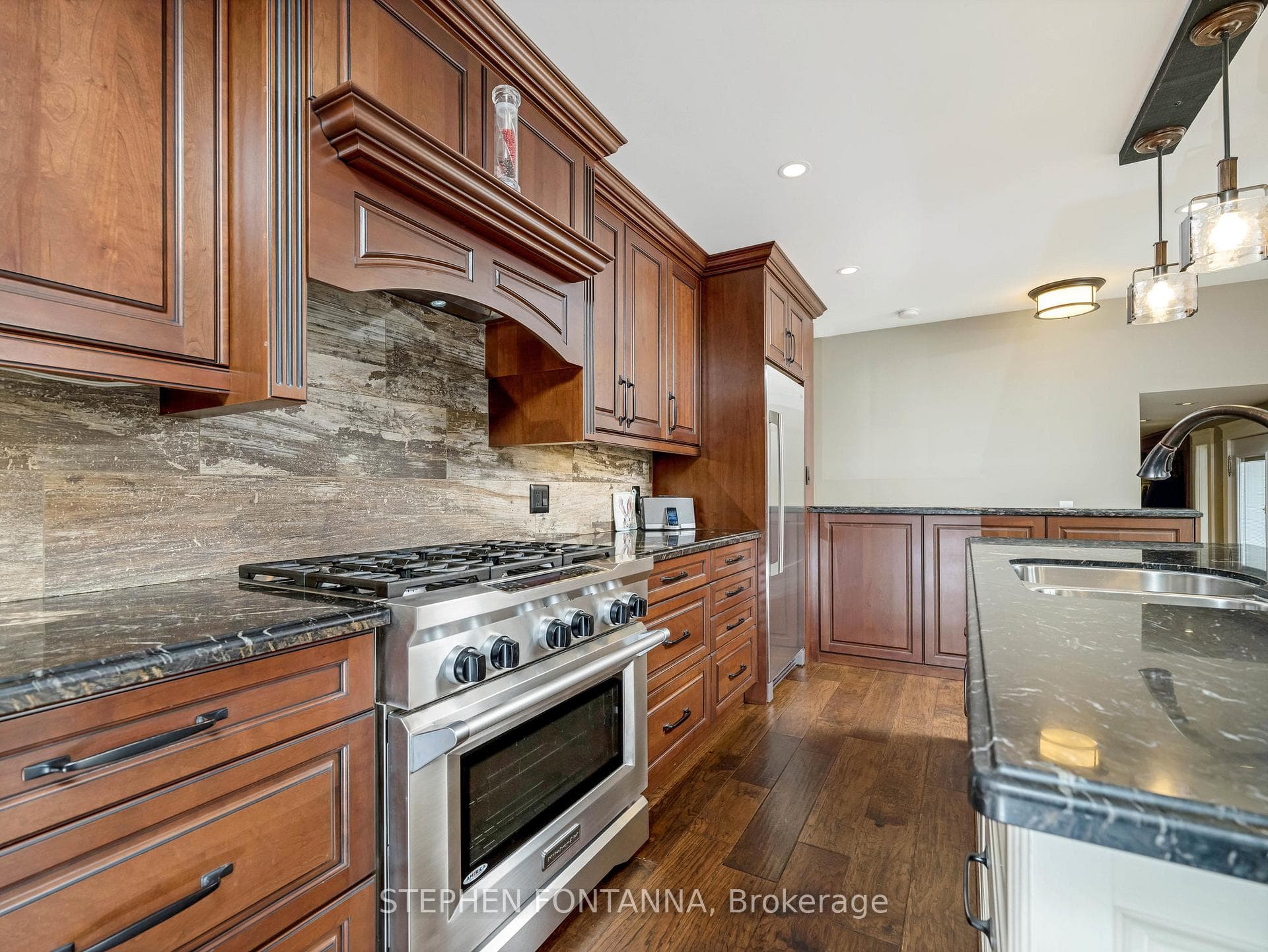 17 Glen Crescent Drive photo 4