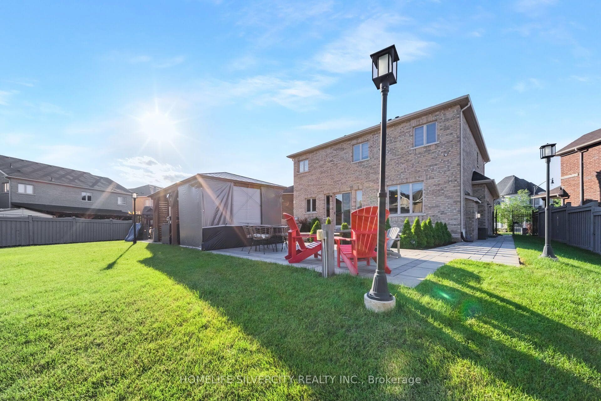 14 Observatory Crescent photo 33