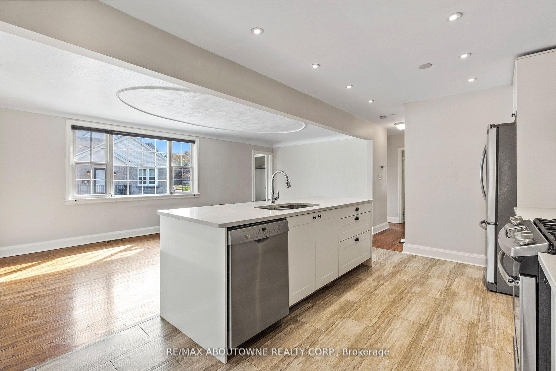 136 Brantdale Avenue photo 11